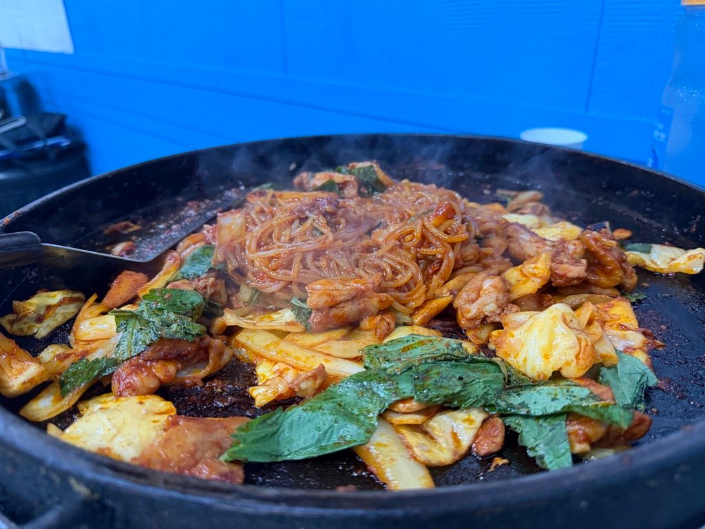 Jeolmyeon chewy noodles added to dakgalbi