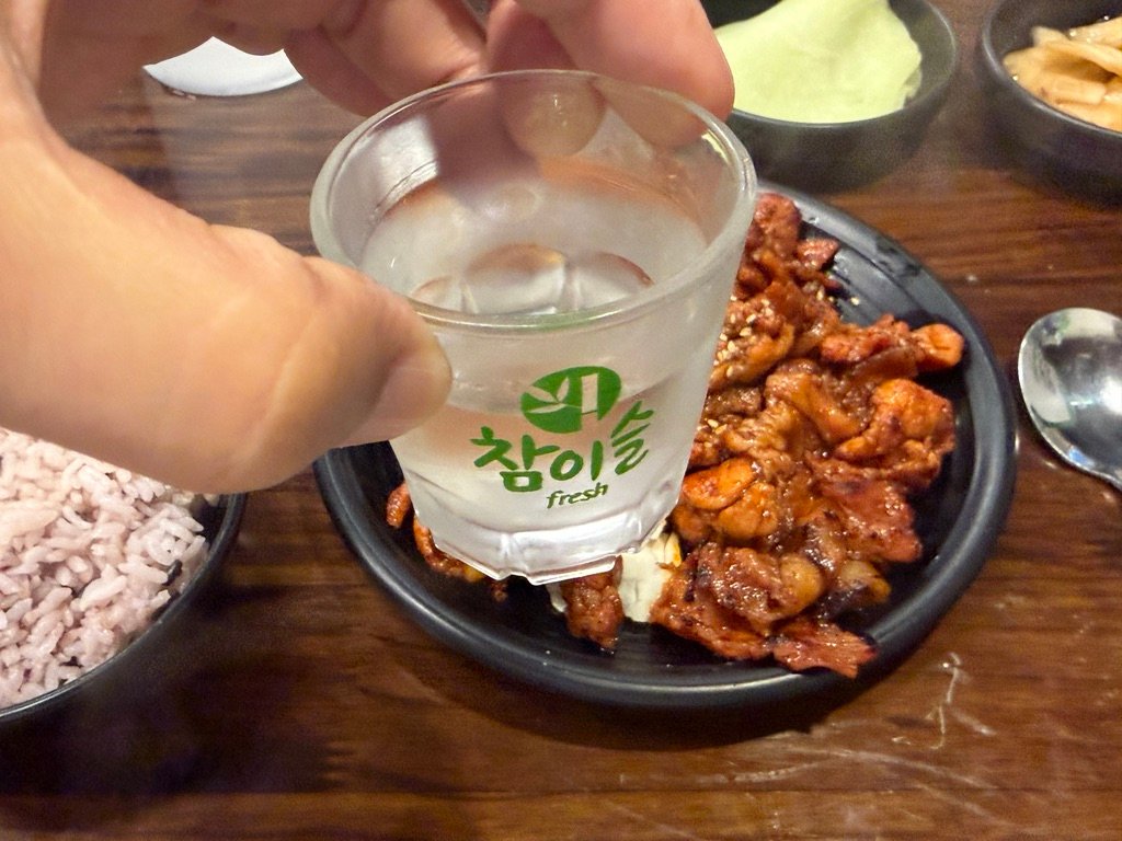 Table spread of cheyuk-bokkeum and kimchi jjigae at 88 Jeyuk Jangan Branch