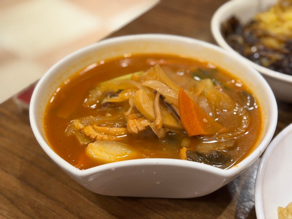 Spicy seafood jjamppong soup with vegetables at Sillagwon restaurant